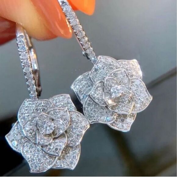 The Dramatic Drop Flower dangle earrings in 925 and cubic zirconia - Picture 1 of 5